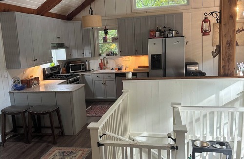 Mountain Park Cabin | Charming 3-bedroom cabin nestled in the forrest of City of Mt. Park.