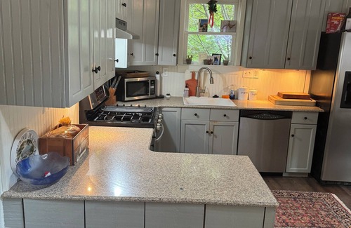 Mountain Park Cabin | Charming 3-bedroom cabin nestled in the forrest of City of Mt. Park.