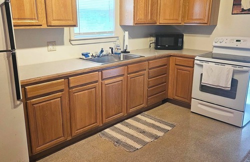 South Casco Cabin | Charming 3-bedroom cabin in Casco with Sebago Lake access and a dock.