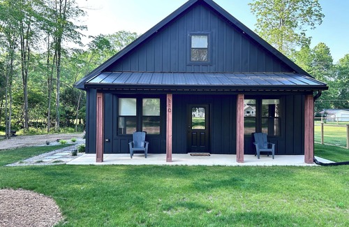 Clarklake Cottage | Charming 3-bedroom cottage in wonderful Clarklake with lake access and fire pit.