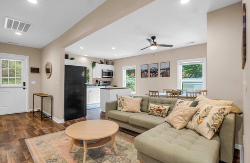 The Peaks at Lake Lure Cottage | Charming 3-Bedroom Cottage – Perfect for Family Getaways!"
