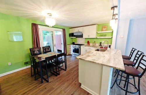 Rochester Condo | Charming 3-bedroom condo in beautiful Rochester with AC, WiFi