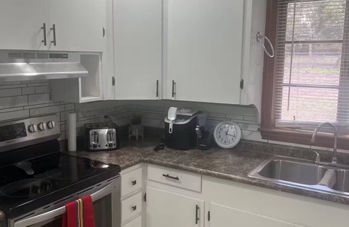 Mobile Cottage | Charming 3-bedroom cottage with WiFi, AC nears parks and shopping