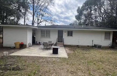 Mobile Cottage | Charming 3-bedroom cottage with WiFi, AC nears parks and shopping