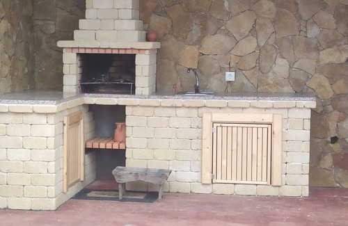 Pombal House | Charming 3-bedroom country house in delightful Pombal with WiFi