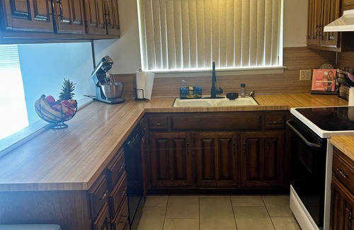 Tulsa House | Charming 3-bedroom family house with AC and WiFi in Tulsa
