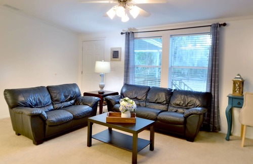 Fish Hawk House | Charming 3 Bedroom Farm Retreat in Lithia