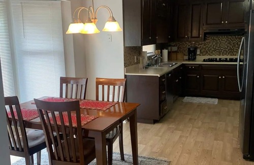 Alpharetta House | Charming 3-bedroom house with WiFi, AC in peaceful Alpharetta