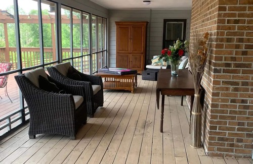 Alpharetta House | Charming 3-bedroom house with WiFi, AC in peaceful Alpharetta