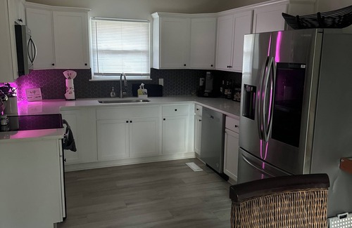 Huntsville House | Charming 3-bedroom house with AC, WiFi in fantastic Huntsville