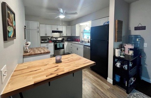 Janesville House | Charming 3-bedroom house with Hot Tub