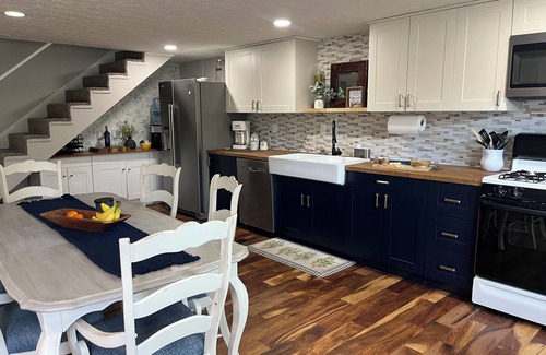 Monticello House | Charming 3-bedroom house across from Lake Freeman