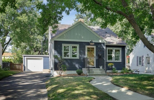 Como House | Charming 3-bedroom Home in the beautiful Como Neighborhood