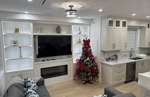 Fairview House | Charming 3-bedroom house with WiFi and AC in delightful Vancouver