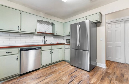 Covington House | Charming 3-bedroom house with WiFi and AC in Covington.