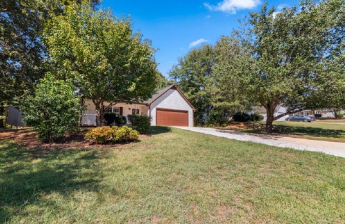 Covington House | Charming 3-bedroom house with WiFi and AC in Covington.