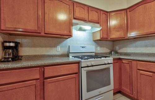 Elizabeth House | Charming 3-bedroom house with AC and WiFi in pleasant Elizabeth