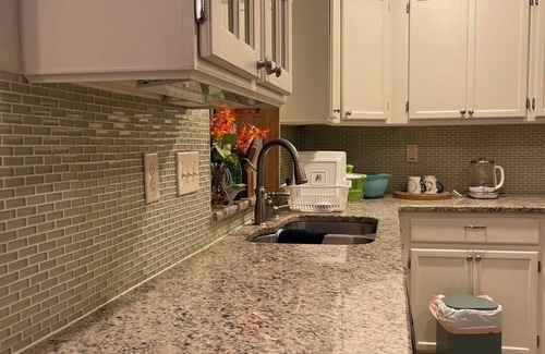 Keene House | Charming 3-bedroom house with WiFi and AC in lovely Lexington.