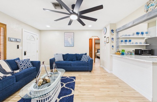 Melbourne House | Charming 3-bedroom house with AC, WiFi in fantastic Melbourne