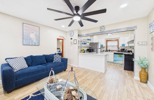 Melbourne House | Charming 3-bedroom house with AC, WiFi in fantastic Melbourne