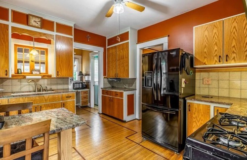 North Greece House | Charming 3-bedroom house in Rochester 2 min form waterfront & other activities