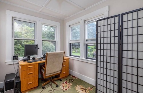 North Greece House | Charming 3-bedroom house in Rochester 2 min form waterfront & other activities