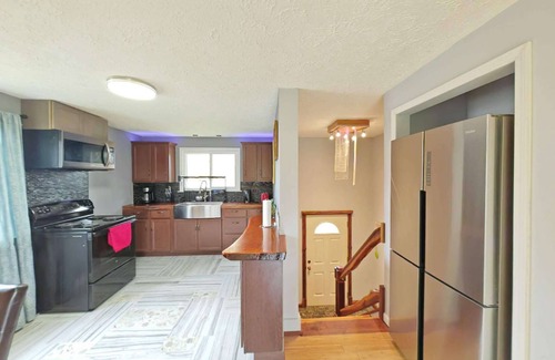 Rochester House | Charming 3-bedroom house with AC and WiFi near RIT & University of Rochester