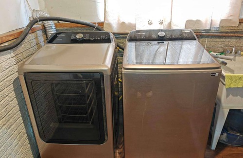 Rochester House | Charming 3-bedroom house with AC and WiFi near RIT & University of Rochester