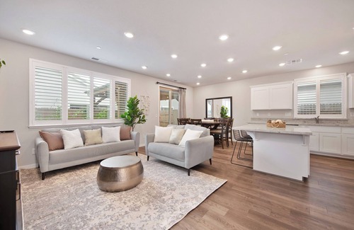 Roseville House | Charming 3-bedroom house with Hot Tub at the Sanctuary in West Roseville
