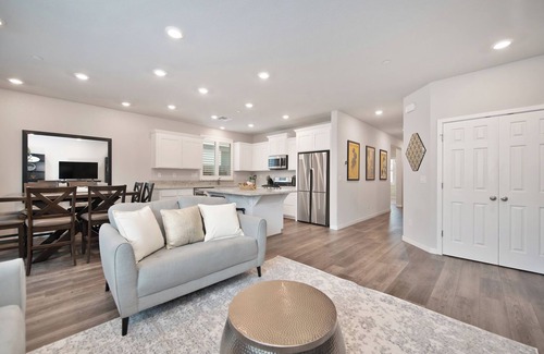 Roseville House | Charming 3-bedroom house with Hot Tub at the Sanctuary in West Roseville