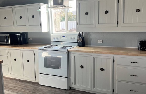 Tombstone House | Charming 3-bedroom house with AC and WiFi in historic Tombstone