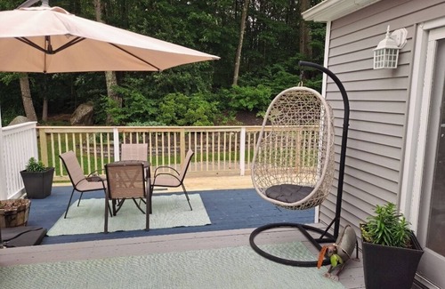 Waterbury House | Charming 3-bedroom house with WiFi, AC in delightful Waterbury