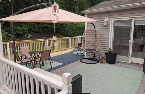 Waterbury House | Charming 3-bedroom house with WiFi, AC in delightful Waterbury
