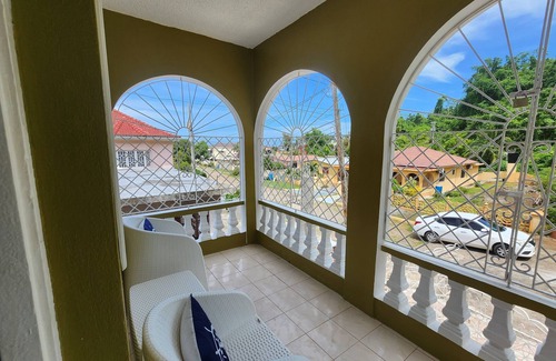 Salt Gut House | Charming 3-bedroom house in Boscobel , with WiFi access. 15 minutes fr Ocho Rios