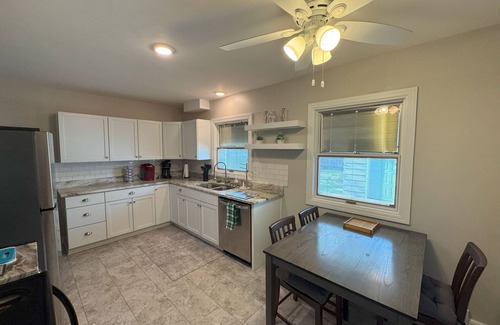 Appleton House | Charming 3-bedroom house with AC and WiFi in Appleton
