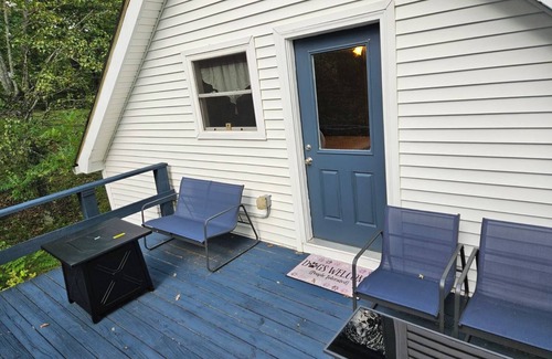 Clarkson House | Charming 3-bedroom house with WiFi and AC at welcoming Nolin Lake