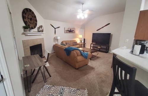 Converse House | Charming 3-bedroom house close to highways, restaurants, and shopping,