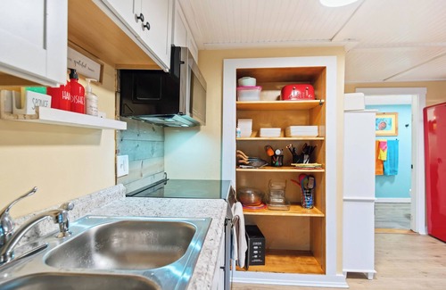 Freeport House | Charming 3-bedroom house in lovely Freeport with WiFi, AC.
