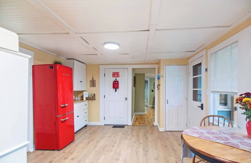 Freeport House | Charming 3-bedroom house in lovely Freeport with WiFi, AC.
