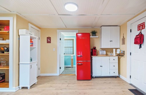 Freeport House | Charming 3-bedroom house in lovely Freeport with WiFi, AC.