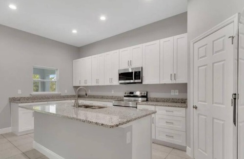 Port Malabar House | Charming 3-bedroom house in Palm Bay with AC, WiFi