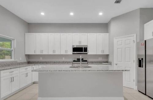 Port Malabar House | Charming 3-bedroom house in Palm Bay with AC, WiFi