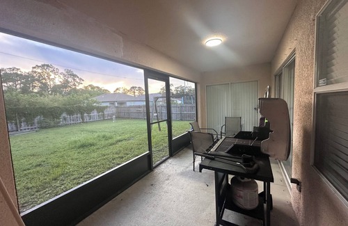 Port Malabar House | Charming 3-bedroom house with AC, WiFi in marvelous Palm Bay