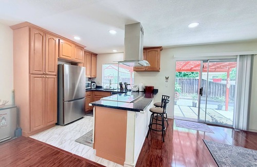 East San Jose House | Charming 3-bedroom house surrounded by a beautiful succulent garden!
