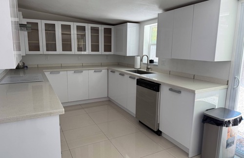 Lake Sarasota House | Charming 3-bedroom house in fantastic Sarasota with WiFi, AC