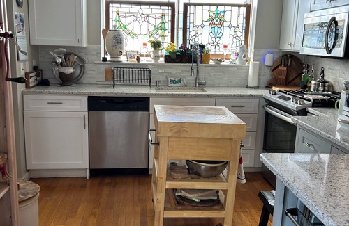 Scituate House | Charming 3-bedroom house in lovely Scituate, Ma. close to beach with water views