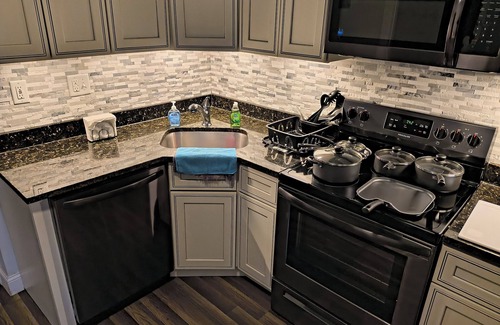 St. Louis House | Charming 3-bedroom house with WiFi, AC in enjoyable Carondolet area St Louis