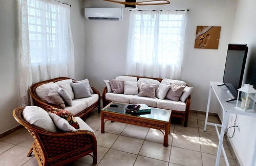 Bajura House | Charming 3-bedroom house with WiFi and AC and great views in Isabela