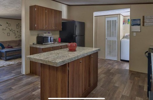 Bristow House | Charming 3-bedroom house with WiFi and AC in Pleasant Bristow
