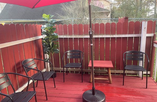 Conyers House | Charming 3-bedroom house with WiFi, AC in welcoming Conyers